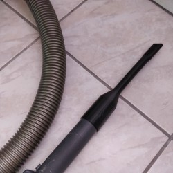 Suceur flexible plat courbé