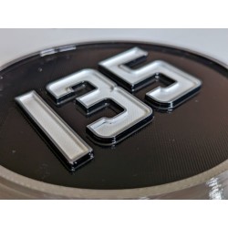 Ecusson MF 133 latéral - Emblème latéral MF133 - zoom