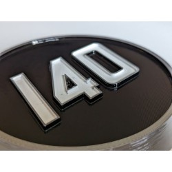 Ecusson MF 140 latéral - Emblème latéral MF140 - zoom