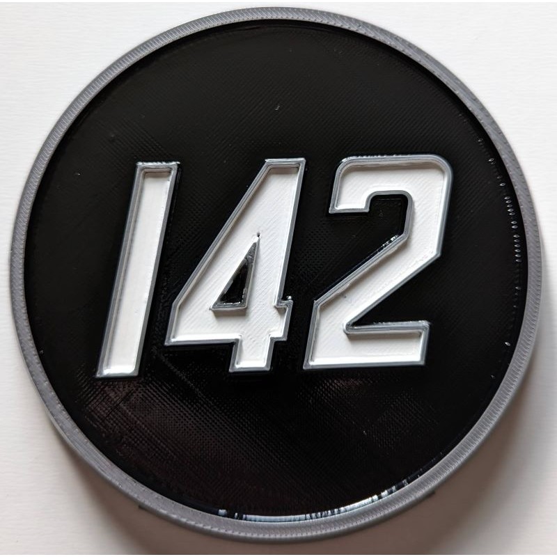 Ecusson MF 142 latéral - Emblème latéral MF142